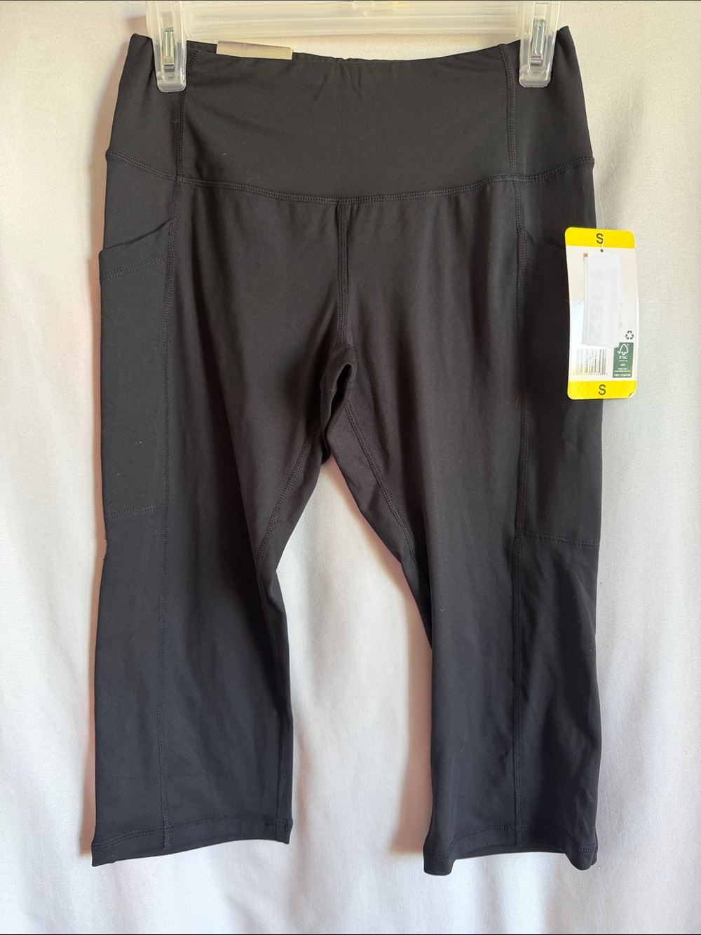 32 Degrees Black Capri Active Leggings with Side Pockets